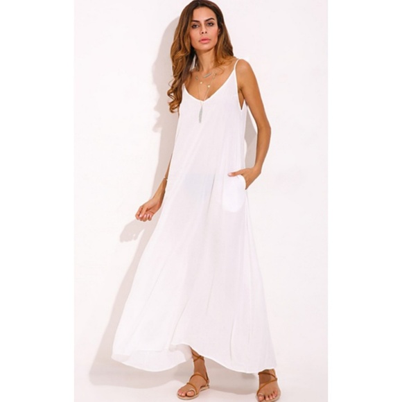 Moda Ragazza Dresses & Skirts - HP||🌟NEW! Grace V-neck Maxi Dress WHITE